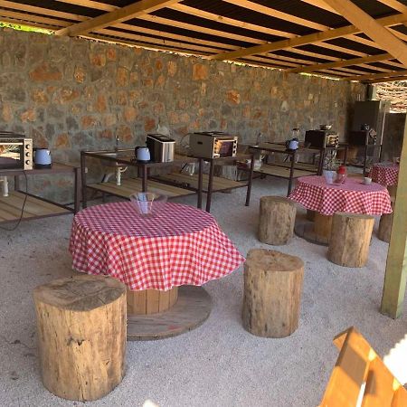 ホテル Bigova Glamping コトル エクステリア 写真