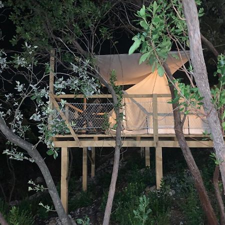 ホテル Bigova Glamping コトル エクステリア 写真