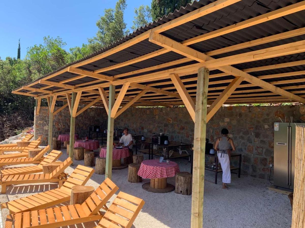ホテル Bigova Glamping コトル エクステリア 写真